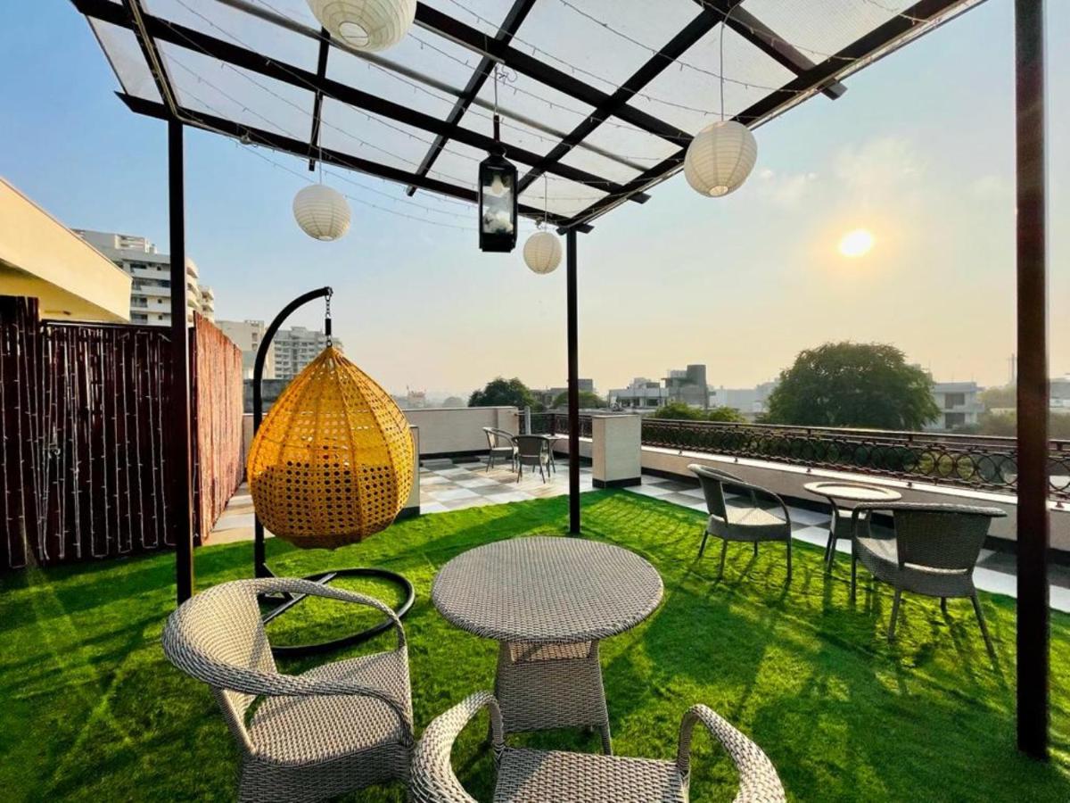 Bluo Studio1 Golf Course Road, Gym, Balcony Garden Gurgaon Dış mekan fotoğraf